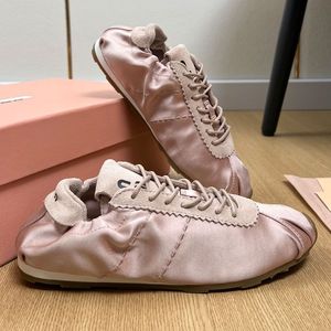 Zapatillas de Skate Bajas de Seda Nuevas 2026, Estilo Vintage con Suela Delgada, Zapatillas Deportivas Casuales Planas con Parte Superior Suave y Arrugada para Mujer - Product Image 1