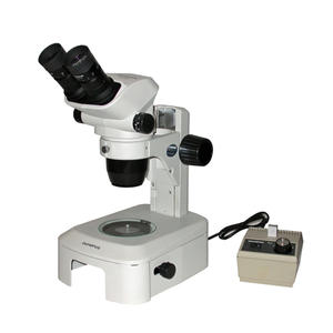 Microscope stéréoscopique compact Olympus SZ51 pour laboratoire et usage éducatif en biologie, dissection et analyse d'échantillons - Product Image 1