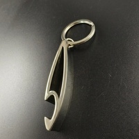 Individuell Bedruckter Flaschenöffner-Schlüsselanhänger aus Zinklegierung Stromlinienförmiges Design Metall-Schlüsselring für Geschäftsförderungsgeschenke