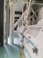 Nouvelle machine à moudre la farine électrique automatique haute capacité pour ferme, avec moteur, roulement, engrenage en acier inoxydable, haute efficacité, complète