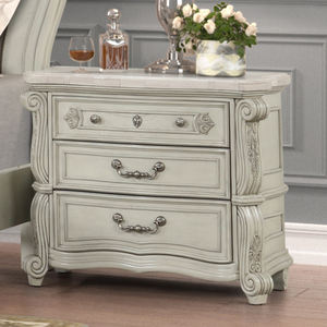 Ensemble de meubles de chambre gris - Lit capitonné, commode avec miroir, table de chevet - Product Image 4
