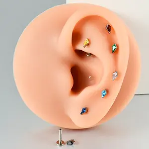 Anting-anting Rhombus Titanium G23 Grosir dengan Inlay <span class=keywords><strong>Zirconia</strong></span>, Anting-anting Labret untuk Tulang Rawan Helix Lobe, Unisex, Pelapis Perak untuk Pernikahan - Product Image 2