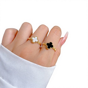 Anillo <span class=keywords><strong>de</strong></span> Dedo Índice Unisex <span class=keywords><strong>de</strong></span> Acero <span class=keywords><strong>de</strong></span> Titanio Pulido con Corona <span class=keywords><strong>de</strong></span> Trébol [No se Desvanece], Personalizado y Sencillo - Product Image 1