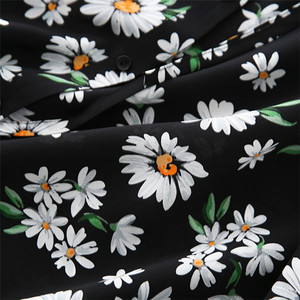 Abito Midi in Seta di Gelso con Stampa Margherita a Maniche Lunghe da Donna, con Cintura, Lusso Estivo 2024 - Product Image 5