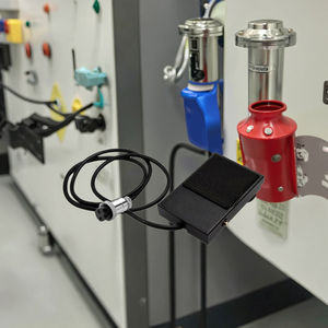 TFS-1 SPDT NO NC Antislip Momentary Electric Power Metall Fuß pedalsc halter w GX16 Aviation Plug 2 Meter Kabel - Product Image 4