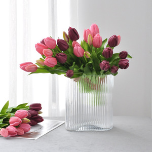 Bouquet de tulipes artificielles Yoshinobu, 7 têtes, en caoutchouc souple, rose, blanc, vert, décoration de mariage et de la maison - Product Image 2