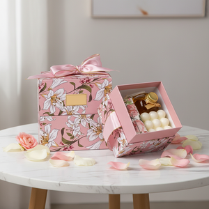 Boîte carrée rigide personnalisée à motif floral avec ruban et gaufrage doré, emballage portable, réutilisable et écologique pour bonbons de mariage - Product Image 2