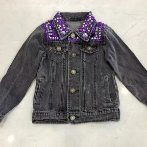 Veste en jean pour enfants avec perles violettes faites à la main à la mode personnalisée pour 2 à 14 ans - Product Image 1