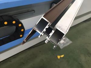 Marco de ventana que hace la máquina de sierra de corte de 45 ° de ventana con mesa de posición manual - Product Image 6