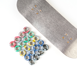 Ruote per Fingerboard in POM Multicolore 7.5*4.5mm, Personalizzabili, <span class=keywords><strong>con</strong></span> Cuscinetti, per <span class=keywords><strong>Skateboard</strong></span> da Dito - Product Image 6