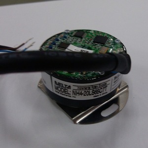 Codificador Rotatorio NH4-20LS65C7T NH4 Original para Sistemas de Control de Automatización Industrial - Product Image 1