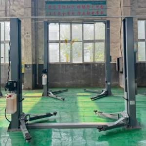 Bengkel Mobil Berkinerja Tinggi dengan Harga Terjangkau, Lift Mobil Hidrolik Dua Tiang 4 Ton, Pengangkat Mobil, Lift Otomatis - Product Image 1