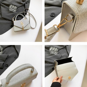 حقيبة يد صغيرة مربعة مقاومة للماء من الجلد الصناعي بسيطة للفتيات حقيبة كتف عصرية وحقيبة متقاطعة مع الجسم - Product Image 6