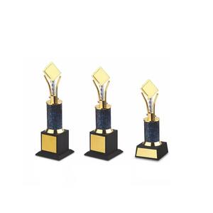 Trofeo de diseñador corporativo de metal de suministro al por mayor para uso de premios de servicio prolongado disponible a precio de fábrica de India - Product Image 1