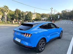 Véhicule à énergie nouvelle <span class=keywords><strong>Ford</strong></span> <span class=keywords><strong>Mustang</strong></span> Mach-<span class=keywords><strong>E</strong></span> modèle 2021 <span class=keywords><strong>GT</strong></span> Première édition - Product Image 3
