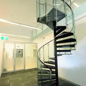 Çelik merdiven küçük sarmal merdiven açık
