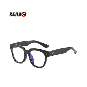 Kenbo Eyewear <span class=keywords><strong>occhiali</strong></span> <span class=keywords><strong>da</strong></span> Computer con <span class=keywords><strong>filtro</strong></span> a <span class=keywords><strong>luce</strong></span> <span class=keywords><strong>blu</strong></span> per bloccare gli <span class=keywords><strong>occhiali</strong></span> con montatura quadrata a <span class=keywords><strong>luce</strong></span> <span class=keywords><strong>blu</strong></span> Anti <span class=keywords><strong>luce</strong></span> <span class=keywords><strong>blu</strong></span> - Product Image 3