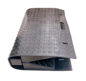 <span class=keywords><strong>Puente</strong></span> <span class=keywords><strong>de</strong></span> Protección para Mangueras Contra Incendios <span class=keywords><strong>de</strong></span> Goma <span class=keywords><strong>de</strong></span> Alta Resistencia |   Capacidad <span class=keywords><strong>de</strong></span> Carga <span class=keywords><strong>de</strong></span> 20 Toneladas, Compatible con Mangueras <span class=keywords><strong>de</strong></span> 65/80 mm - Product Image 4