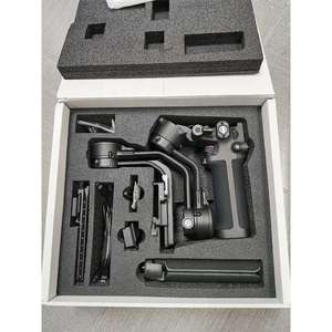 <span class=keywords><strong>DJI</strong></span> RSC <span class=keywords><strong>2</strong></span> <span class=keywords><strong>Pro</strong></span> <span class=keywords><strong>Combo</strong></span>, Estabilización Superior de 3 Ejes, Control de Cámara, Capacidad de Carga Probada de 3 kg, Duración Máxima de la Batería de 12 Horas, <span class=keywords><strong>Ronin</strong></span> - Product Image 6