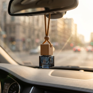 Botella de vidrio cuadrada negra de 5 ml para ambientador de coche con tapa de madera y colgante de cuerda, recargable, fragancia para el hogar - Product Image 6