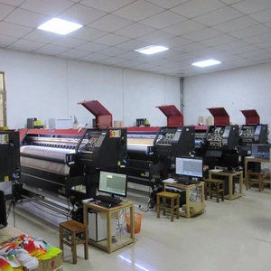 Venta al por mayor de trajes de Club de manga corta de impresión personalizada de los hombres de formación último barato Jersey rojo y negro de fútbol Jersey Comercio - Product Image 5