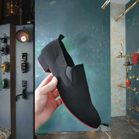 Chaussures de claquettes personnalisées pour hommes, vente en gros OEM, noires, à enfiler, talon bas, semelle en daim, grandes tailles en stock