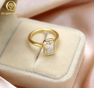 แหวนเพชรทองคำขาว 18K หรูหราสำหรับผู้หญิง เพชรทรงเรเดียนท์คัท เพชรเลี้ยงในห้องปฏิบัติการ พร้อมใบรับรอง IGI สไตล์เรียบง่ายคลาสสิก รับสั่งทำเป็นของขวัญ - Product Image 2