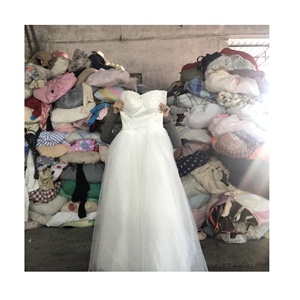 Robes de Soirée d'<span class=keywords><strong>Occasion</strong></span> Premium en Gros, Balles Ukay Ukay, Robes de Mariée Blanches Usagées pour Femmes - Product Image 5