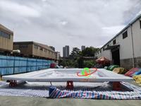 Tapis de bain gonflable sur mesure pour divertissement en piscine extérieure