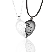Breloque magnétique en forme de cœur qui montre de l'amour. Style haut de gamme. Collier avec pendentif patché pour couples NN0102