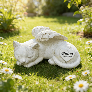 Placa de Resina Blanca Personalizada con Gatito Durmiendo con Alas en el Corazón, Regalo de Condolencia Personalizado para Amantes de los Gatos, Elegante Recuerdo de Mascota - Product Image 1