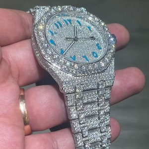 Montre en diamant moissanite, montre de luxe à coupe glacée, montre automatique haut de gamme, personnalisable, montre en diamant moissanite à coupe glacée VVS - Product Image 1