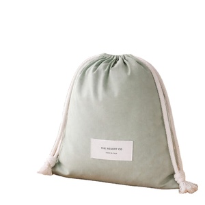 Sac à cordon Premium Vert pour hôtel, sac à chaussures lavable, sac anti-poussière personnalisé pour la maison, idéal pour les voyages et la promotion hôtelière - Product Image 1