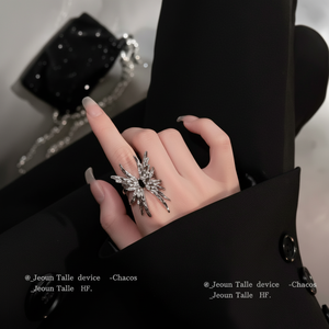 Eleganti anelli regolabili da donna di lusso romantici con corona a forma di cuore intarsio a forma di farfalla taglio ovale di tendenza vendita all'ingrosso - Product Image 1