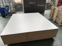 Panneau de construction rigide en panneaux de particules bruts de dimensions géantes 2100x2800mm, 18mm, pour portes d'armoires de cuisine extra hautes