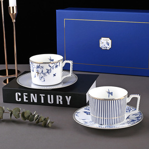 Service à thé chinois en porcelaine avec motif floral bleu et blanc, comprenant tasses, pour l'heure du thé, en céramique, avec coffret cadeau - Product Image 2