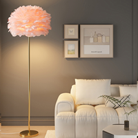 Lampe sur pied en fer doré avec abat-jour en plumes, lampe sur pied de luxe moderne, vente en gros en Chine