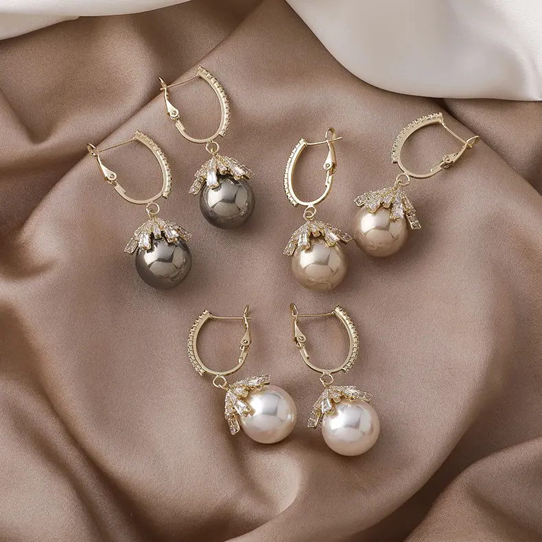 Orecchini pendenti eleganti rotondi di perle finte abbaglianti CZ donne fidanzamento matrimonio grazioso accessori moda orecchini
