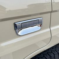 YBJ Nouvelle poignée de porte en fibre de carbone avec garniture chromée 100 % testée pour Land Cruiser FJ70/76/79 2007-2021 LHD/RHD LC79