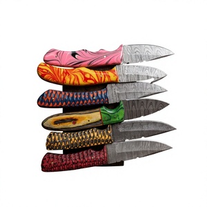 Cuchillo de hoja fija Drop Point de acero de Damasco con mango colorido, personalizable para caza, camping y supervivencia - Product Image 1