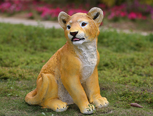 Guangzhou prezzo di fabbrica decorazione esterna a grandezza naturale in resina di vetro leone statua scultura giardino ornamenti leone - Product Image 3