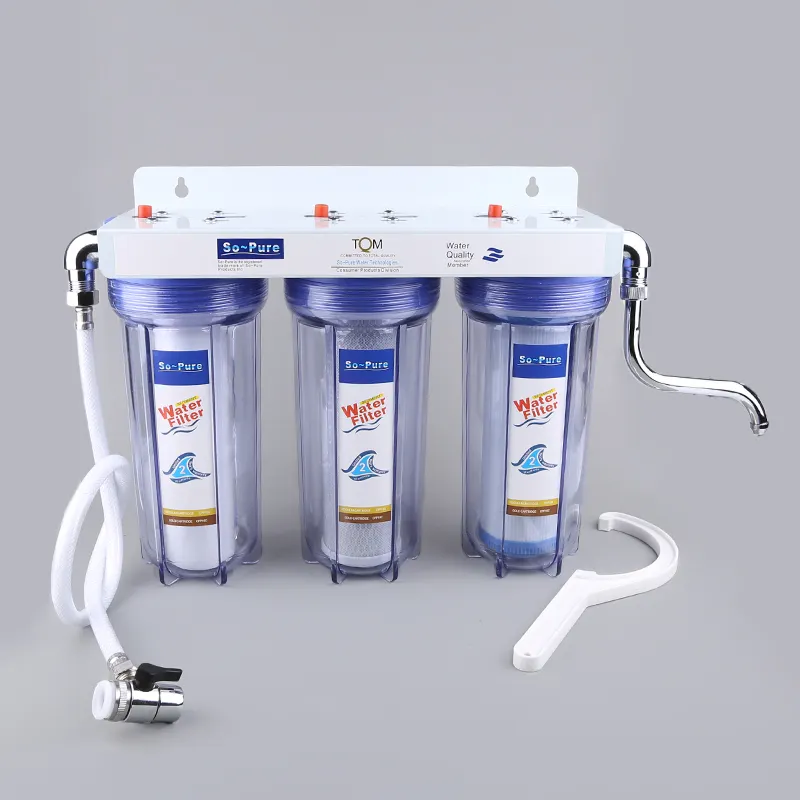 Простая прозрачная трехступенчатая система фильтра воды с пластиковым материалом