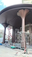 Revêtement en aluminium double courbé sur mesure, panneau en aluminium hyperbolique pour façade murale extérieure de bâtiment