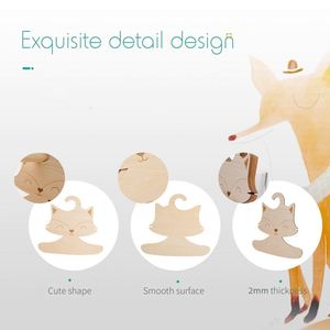 Cintre en bois créatif style scandinave DIY en forme de renard, écologique, pour vêtements d'enfants, avec gravure pour la garde-robe de bébé - Product Image 2