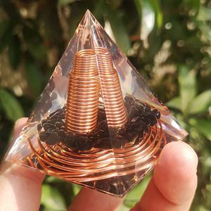 Pyramide verticale d'énergie orgonique avec bobine de cuivre et copeaux de cristal, artisanale, style Art Déco, pour la guérison et la décoration de la maison et du bureau |   Baptême Anniversaire - Product Image 3