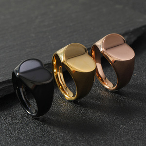 Personalisierter Haustier-<span class=keywords><strong>Foto</strong></span>-<span class=keywords><strong>Ring</strong></span> CE-Zertifiziert Großhandel Maßgefertigter Herz-Gravur-<span class=keywords><strong>Ring</strong></span> Edelstahl 18k Vergoldeter Schmuck - Product Image 3