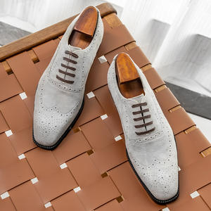 Chaussures Oxford en cuir mat rétro luxueuses personnalisées, adaptées aux tenues de travail formelles. Chaussures en cuir véritable. - Product Image 4