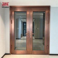 Porte en cuivre à double ouverture de conception traditionnelle personnalisée avec fenêtre pour villa, utilisation extérieure, cour