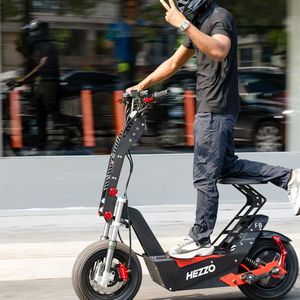 Patinete Eléctrico de 16 Pulgadas, 15000W50AH, Alcance de 150 km, Carga de 200 kg, Velocidad Máxima de 120 km/h, Motor de Alta Potencia de 15000W que Ofrece Rendimiento Excepcional - Product Image 3