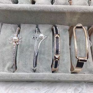 Venta al por Mayor femenino estilo de joyería de diamante de cadena de mano de alta calidad <span class=keywords><strong>316L</strong></span> chapado en oro pulsera de acero inoxidable - Product Image 5